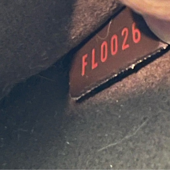 Authentic Damier Ebene wristlet/clutch fixer upper - Picture 14 of 14